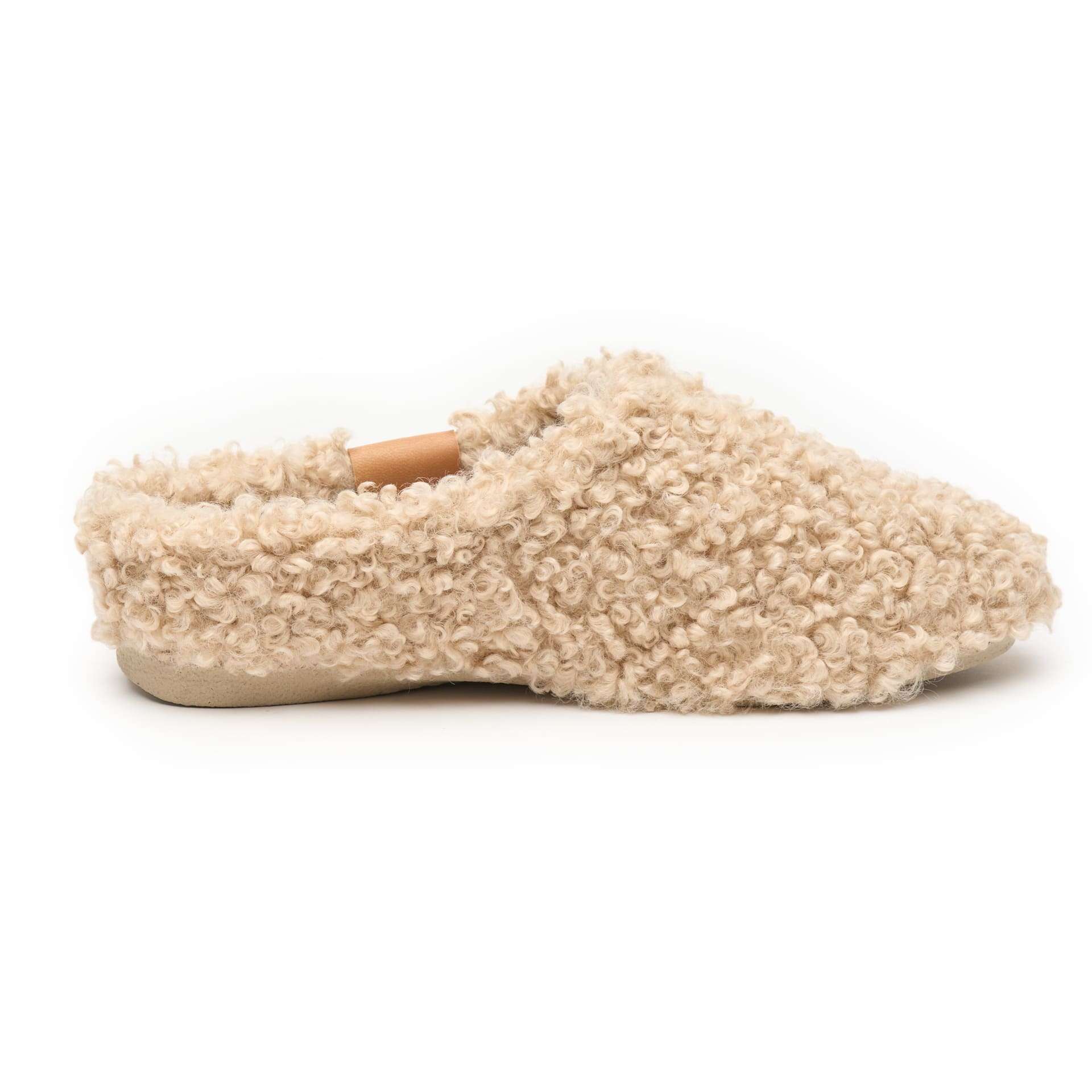 Art. 1530A Ciabatta invernale da donna colore beige in eco-pelliccia Calzaturificio Emanuela, prodotto artigianale made in Italy